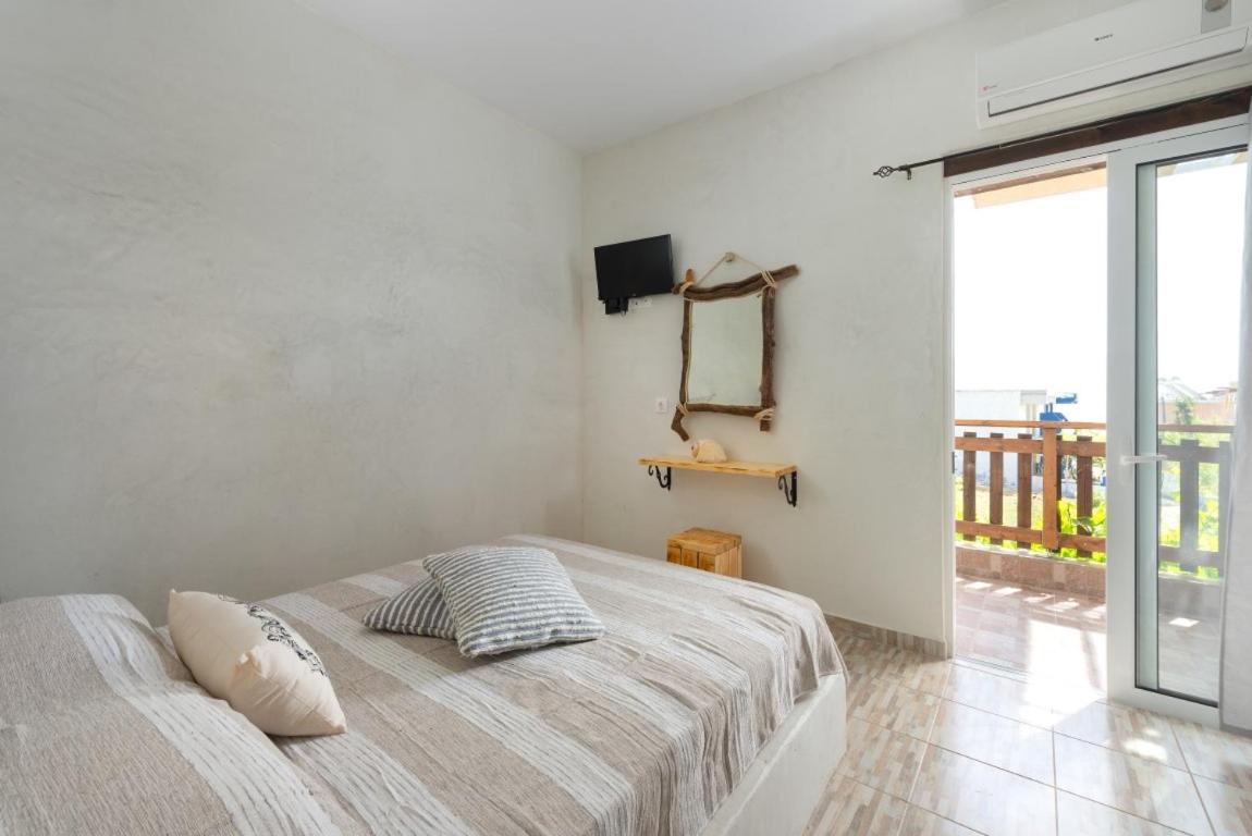 Christos Studios And Family Apartments Stegna المظهر الخارجي الصورة