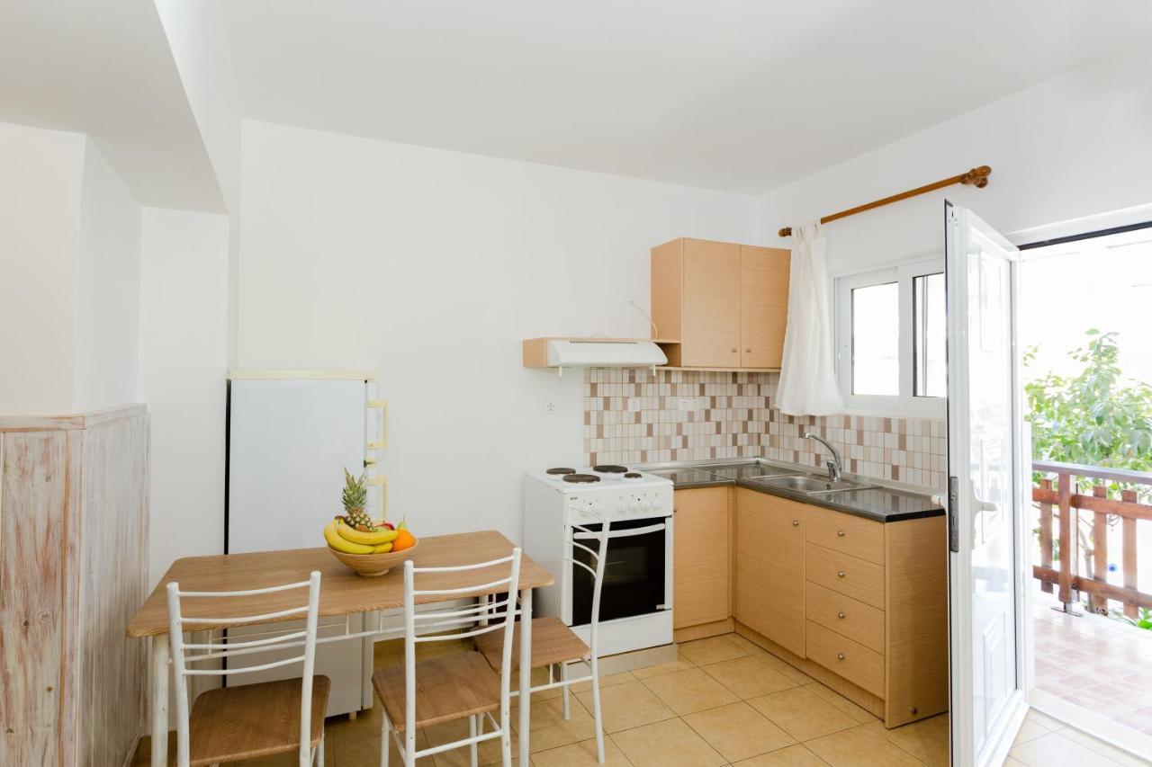 Christos Studios And Family Apartments Stegna المظهر الخارجي الصورة
